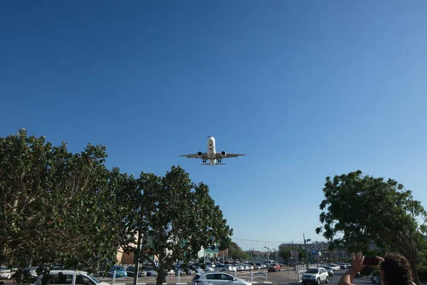 イスラエルのエイラト 2018 イスラエルの旅客航空を着陸します — ストック写真