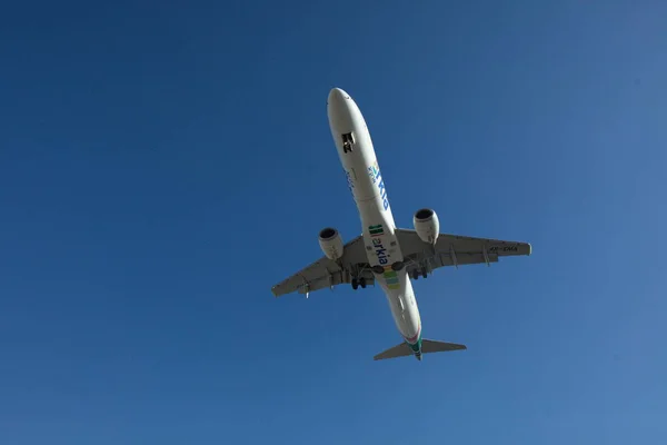 Israel Eilat June 2018 Israeli Passenger Airline Landing Front Blue — Stock Photo, Image