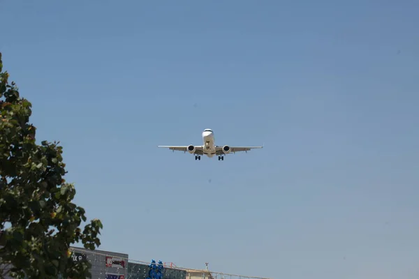 Israel Eilat Junio 2018 Una Aerolínea Israelí Pasajeros Está Aterrizando —  Fotos de Stock