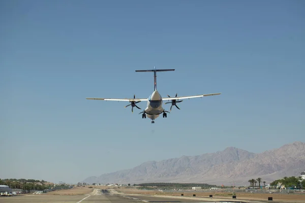 Israel Eilat Junio 2018 Una Aerolínea Israelí Pasajeros Está Aterrizando —  Fotos de Stock
