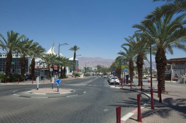 İsrail, Eilat, Haziran 2018. Eilat gün kentsel mimari sokak şehir beldesi.