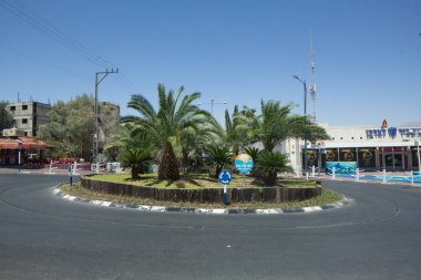İsrail, Eilat, Haziran 2018. Eilat gün kentsel mimari sokak şehir beldesi.
