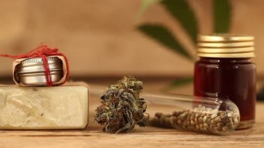 Kenevir krem, tohum ve kenevir kumaş üzerine sabun