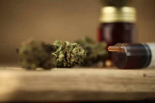 Primer plano recreación marihuana medicinal cannabis aceite cbd — Foto de Stock