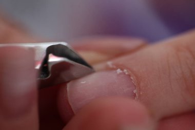 kadın tırnak manikür işleme 