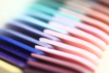 sahte tırnaklar tırnak cilası örnekleri 