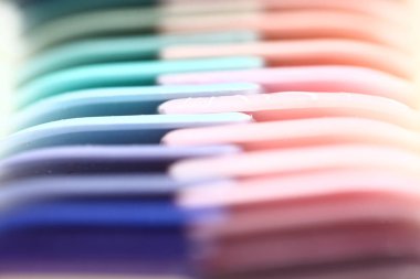 sahte tırnaklar tırnak cilası örnekleri 