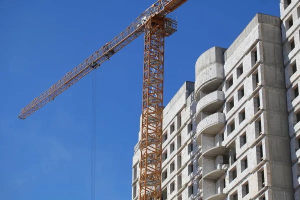 Lugar Construcción Del Edificio Apartamentos Con Grúa Trabajo — Foto de Stock