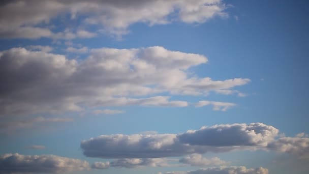 Blauwe Lucht Achtergrond Met Wolken — Stockvideo