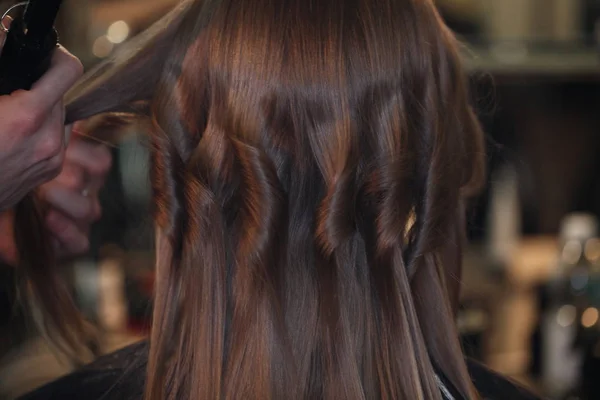 Creating Hairstyles Masters Salon Woman Head Curl — Stock Photo, Image