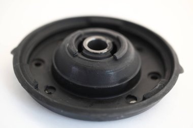 Amortisör destek otomobilinin kauçuk metal kısmı 