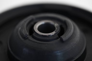 Amortisör destek otomobilinin kauçuk metal kısmı 