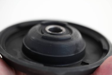 Amortisör destek otomobilinin kauçuk metal kısmı 