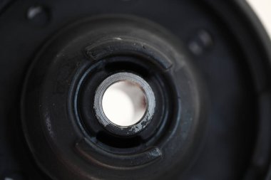Amortisör destek otomobilinin kauçuk metal kısmı 