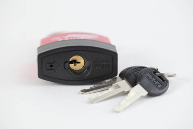 tuşları ile yeni su geçirmez asma kilit