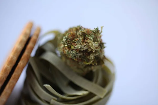 Marihuana Medicinal Seca Con Galletas —  Fotos de Stock