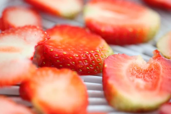 Morangos Fatiados Secador Frutas Rack Seco — Fotografia de Stock