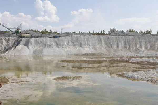 Krajobraz Widok Kamieniołom Wydobycia Surowców Produkcji Cementu Fabryki — Zdjęcie stockowe