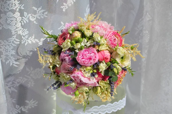 Heldere Kleurrijke Bloemen Boeket Bruiloft Tabel — Stockfoto