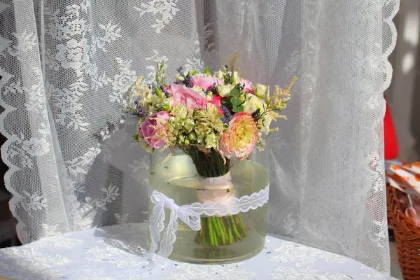 Heldere Kleurrijke Bloemen Boeket Bruiloft Tabel — Stockfoto