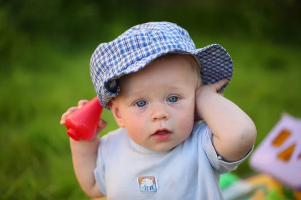 Menino Bonito Usando Chapéu — Fotografia de Stock