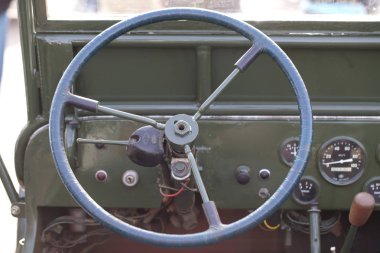 Beyaz Rusya,03 Nisan 2014:Uluslararası Retro Oto Minsk Festivali. Eski direksiyon simidi ve gösterge paneli vintage araba