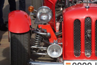 Beyaz Rusya,03 Nisan 2014:Uluslararası Retro Oto Minsk Festivali. Eski direksiyon simidi ve gösterge paneli vintage araba