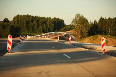 Modern beton karayolu hız yolu inşaatı