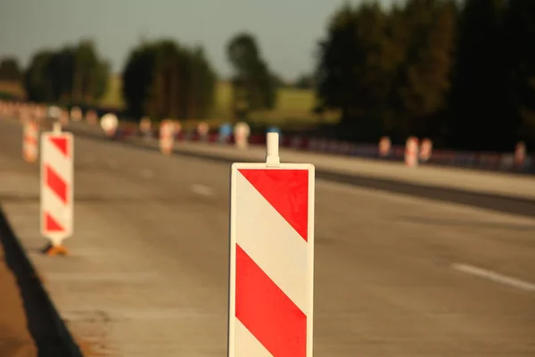 Aanleg van de weg van de moderne betonnen snelweg versnelling — Stockfoto