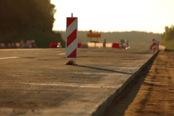 Aanleg van de weg van de moderne betonnen snelweg versnelling — Stockfoto