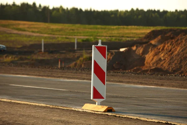 Aanleg van de weg van de moderne betonnen snelweg versnelling — Stockfoto