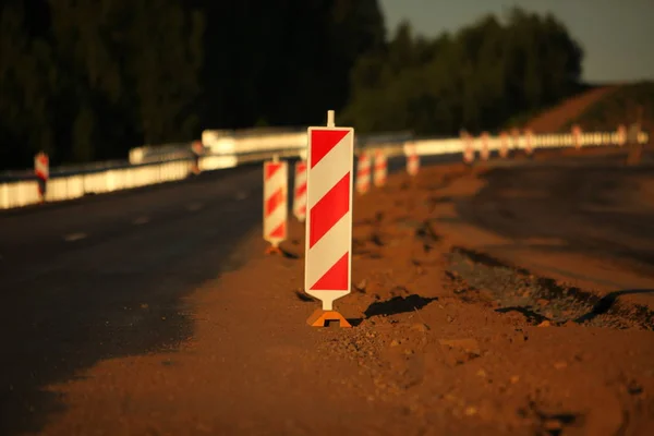 Строительство дороги современного бетонного скоростного движения — стоковое фото