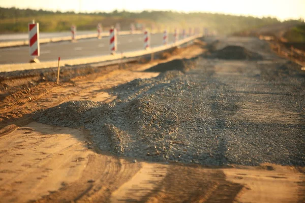 Aanleg van de weg van de moderne betonnen snelweg versnelling — Stockfoto