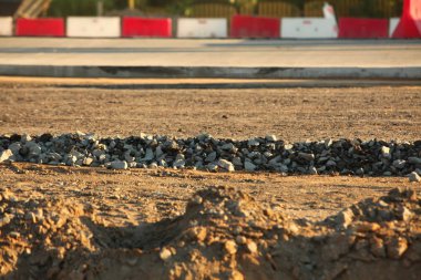 Modern beton yüksek hızlı karayolu yolu inşaatı.