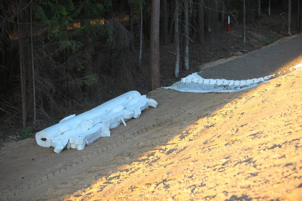 Modern beton yüksek hızlı karayolu yolu inşaatı. — Stok fotoğraf