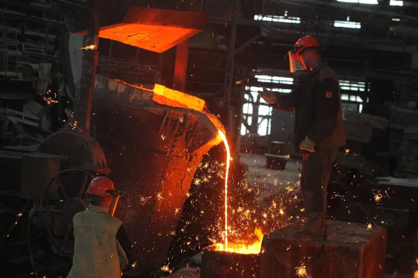 Weißrussland Minsk 2014 Arbeit Der Gießerei Metallschmelze Einem Hüttenwerk — Stockfoto