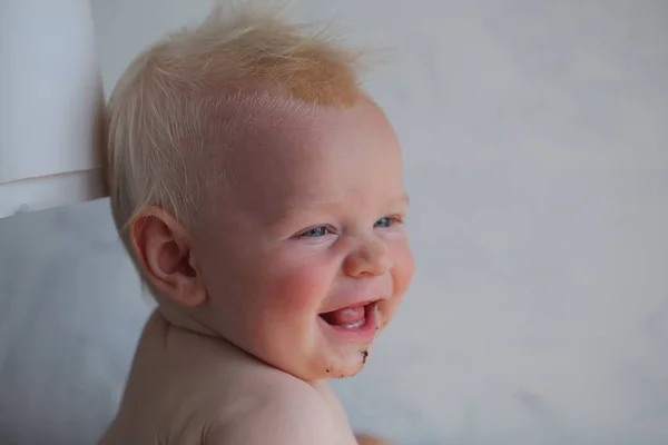 Vicces Baby Fiú Csecsemő Portré — Stock Fotó