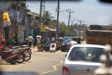 Sri Lanka, Colombo, Mart 2014. pencere araba yol manzara görünüm
