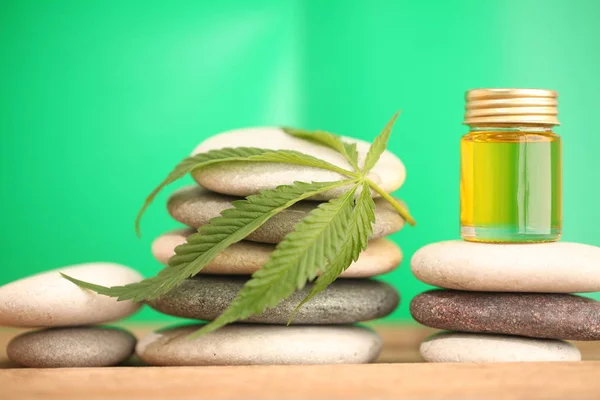 Medical marijuana cannabis cbd oil — Stock Photo, Image