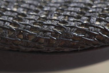 siyah ofis ergonomik sandalyesi ile ağ kaplama.