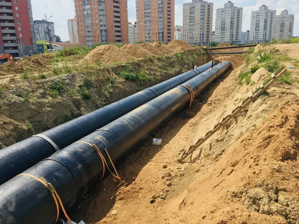 Nieuwe Geïsoleerde Waterleidingen Bouwplaats Van Loopgraven — Stockfoto