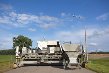 beton döşeme kompleks yol yapımı. Belarus, Minsk, 2020