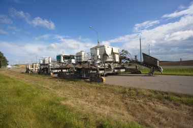 beton döşeme kompleks yol yapımı. Belarus, Minsk, 2020