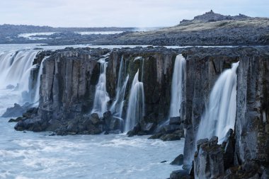 Selfoss şelale. Dünyanın güzelliği. İzlanda'daki muhteşem manzara. Ünlü turistik