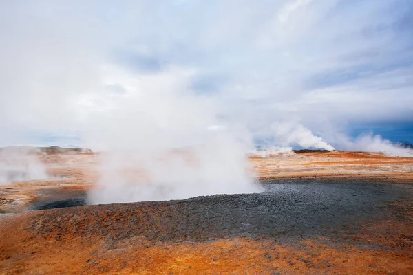 Patlama Buhar Ile Manzara Jeotermal Alan Hverir Zlanda Europe — Stok fotoğraf