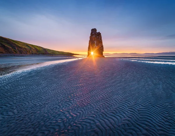 Hvitserkur Pila Basalto Largo Orilla Oriental Península Vatnsnes Islandia Atracción —  Fotos de Stock