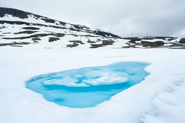 Норвегия Ледовое Озеро Sogn Fjordane County Road 243 Ауривьера Лаэрдалсойри — стоковое фото