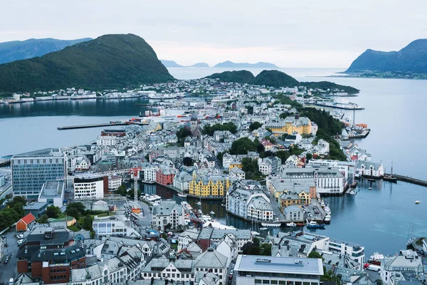 Ålesund Hamn Och Turist Stad Norge Berömda Turistattraktion Utsiktsplats Mount — Stockfoto