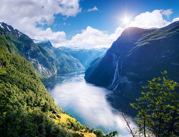 Fjord Geirangerfjord Vue Ancienne Ferme Montagne Cascade Des Seven Sisters — Photo