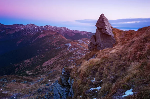 Paisaje Primaveral Con Crepúsculo Ridge Los Tonos Rosados Antes Del — Foto de Stock